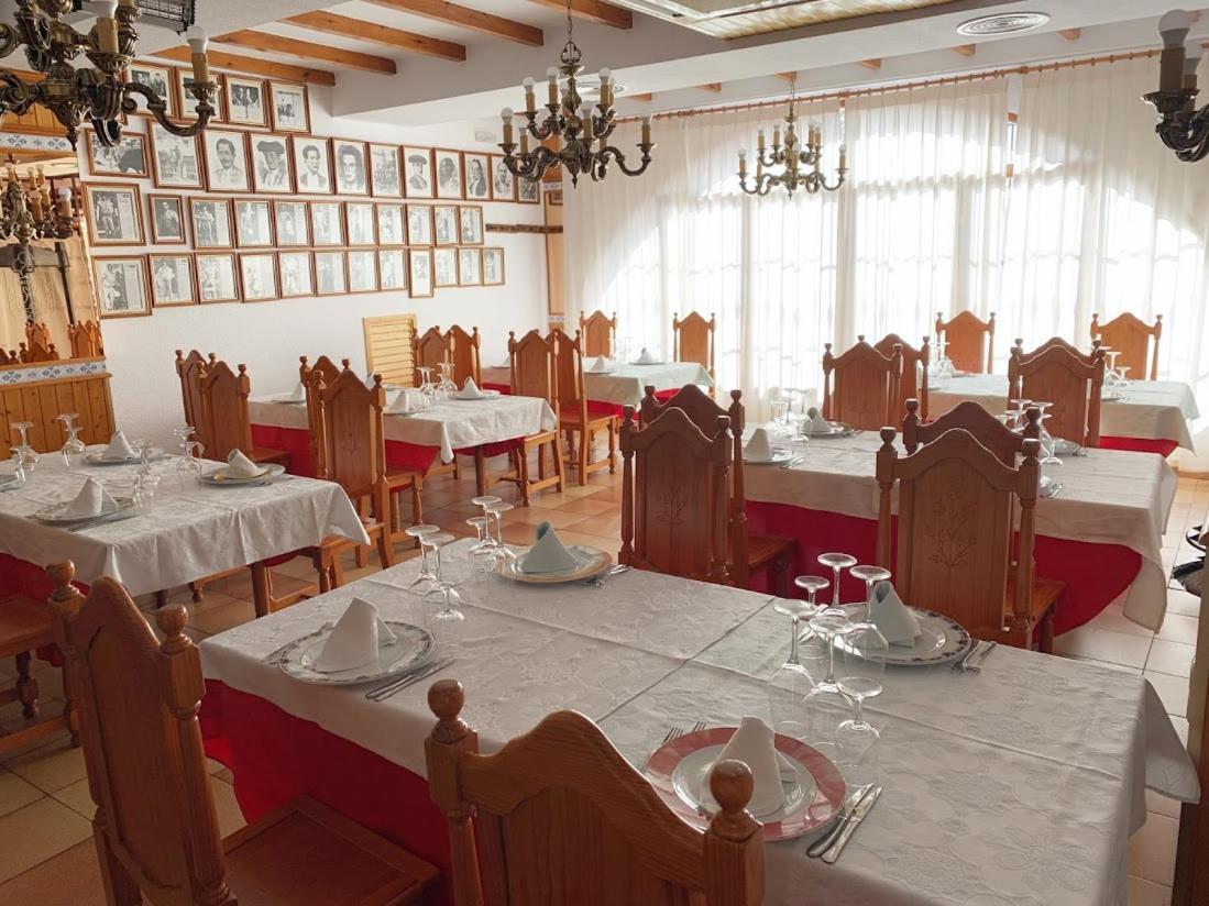 Hotel Flor De La Mancha La Roda Bagian luar foto
